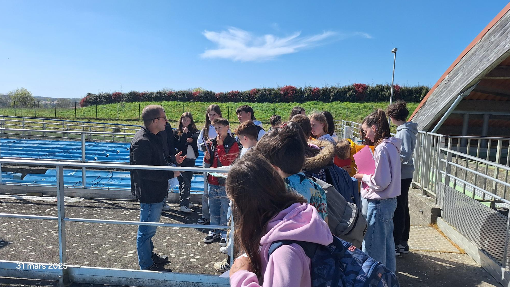 5A_avec_M_Garon_de_Vendée_Eau_qui_explique_la_filtration_sur_sable